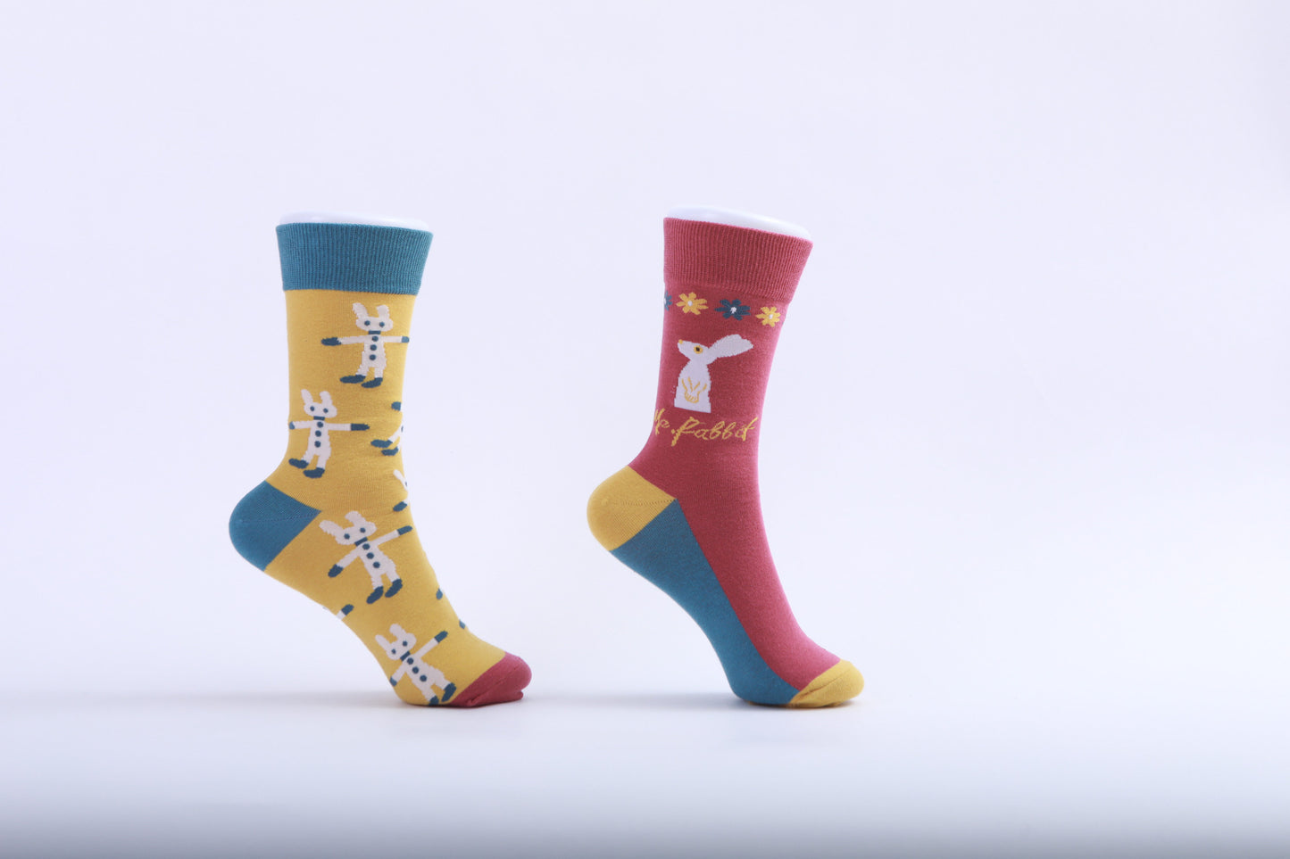 Chaussettes - Rouge et jaune avec lapin blanc