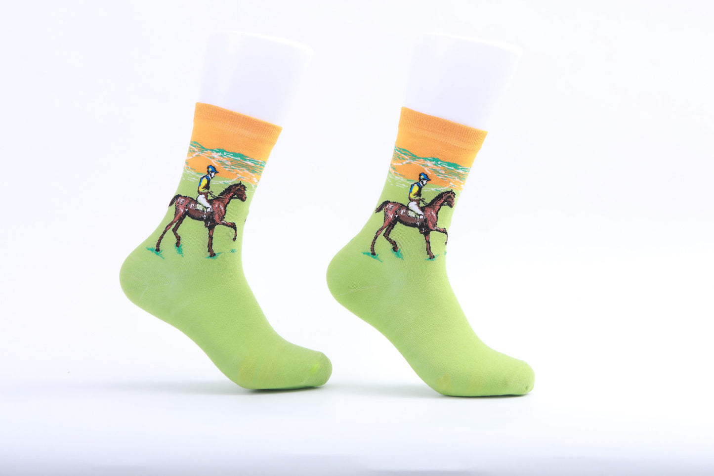 Chaussettes - Cavalier sur herbe verte et ciel orange