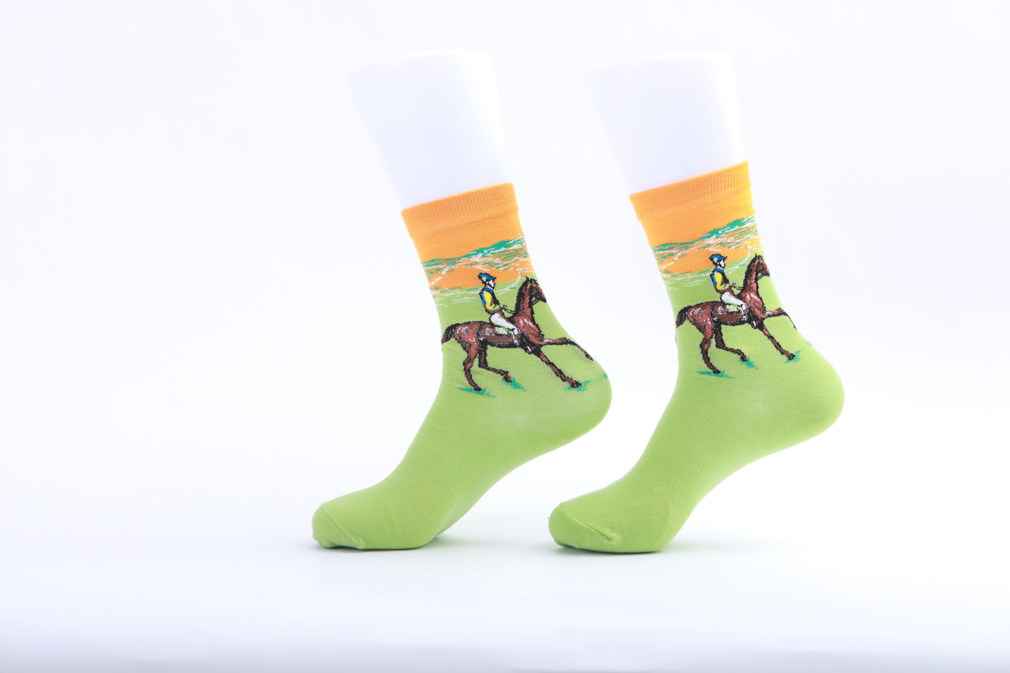 Chaussettes - Cavalier sur herbe verte et ciel orange