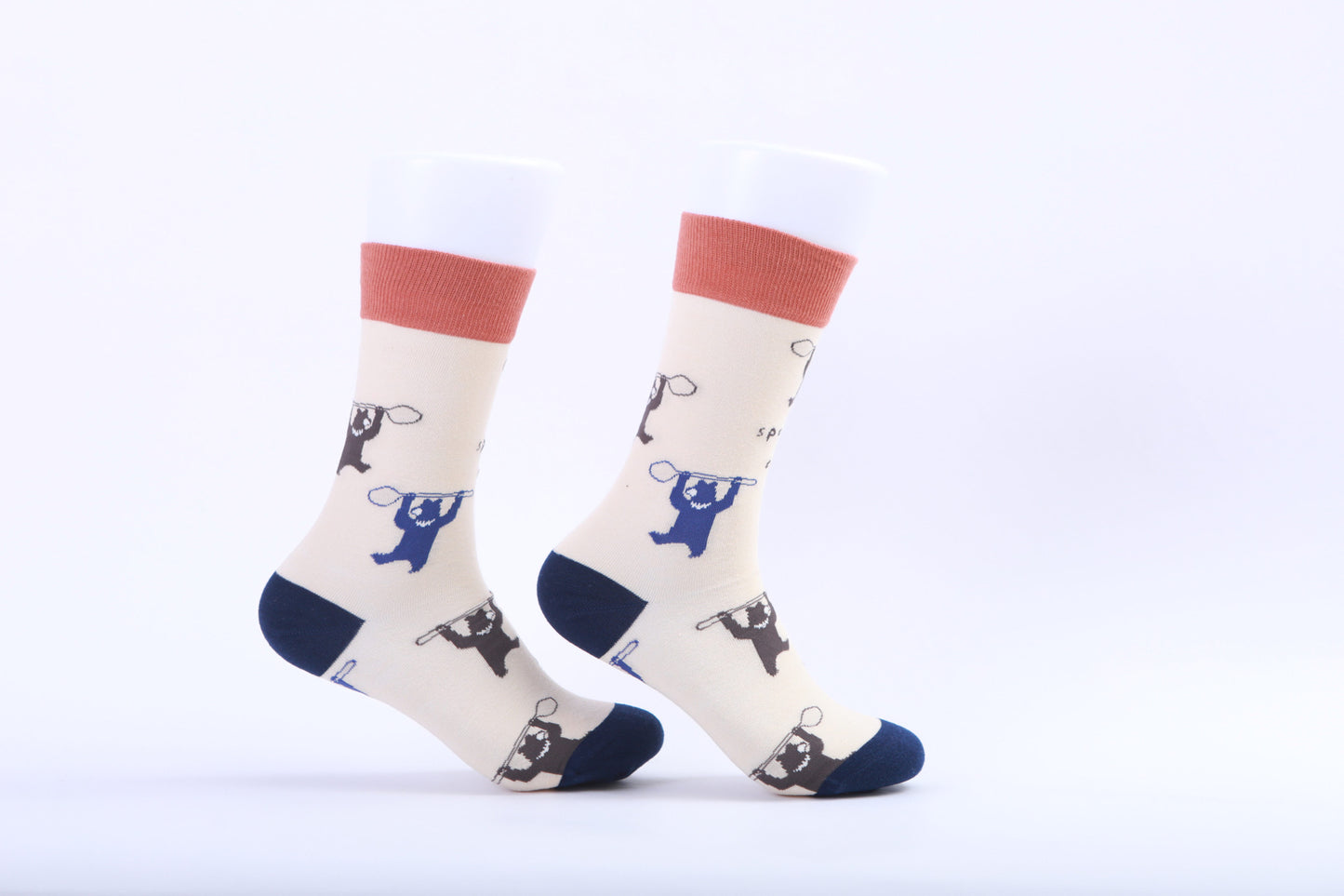 Chaussettes - Ours avec cuillère - Violet et marron sur fond beige