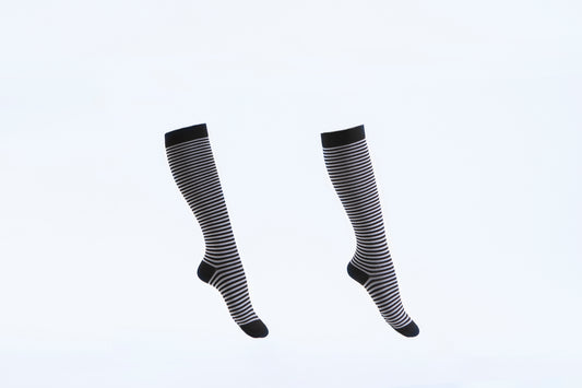 Chaussettes mi-bas - Rayures noires et blanches horizontales